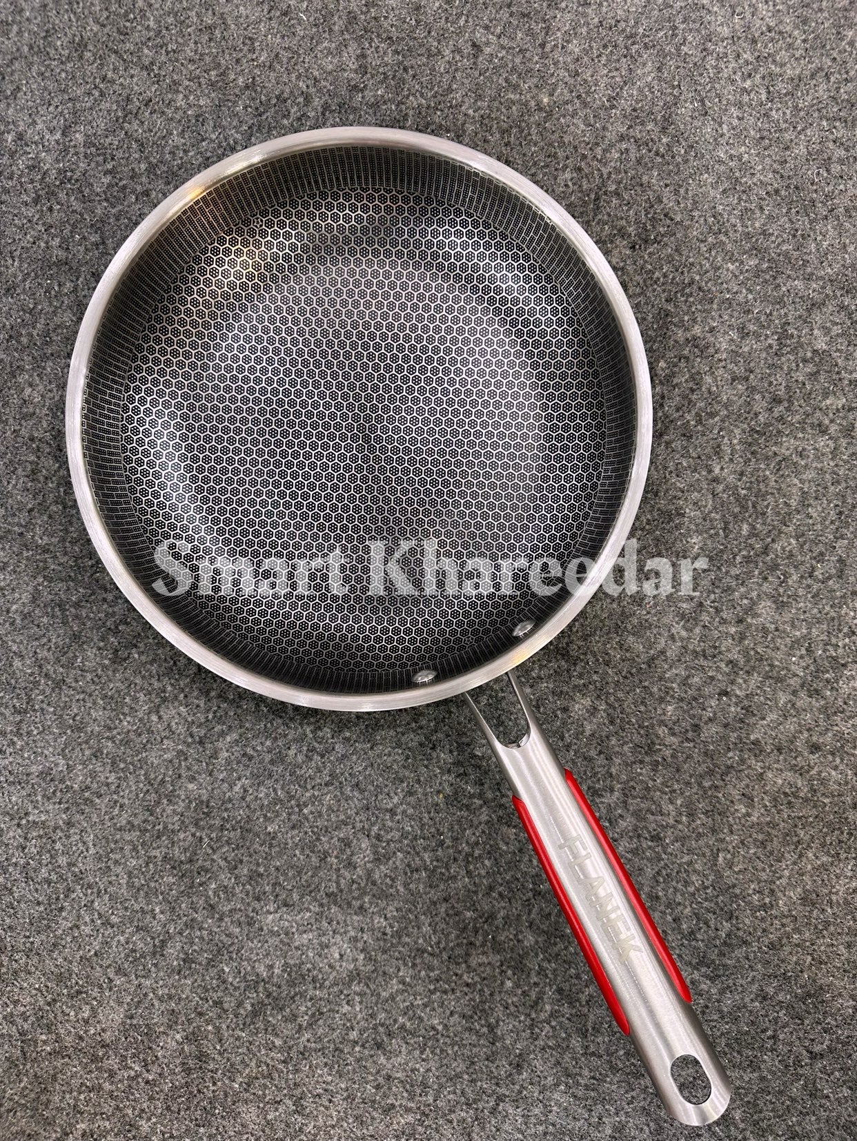 LaserCut Non-Stick Fry Pan with HoneyComb Pattern 32cm