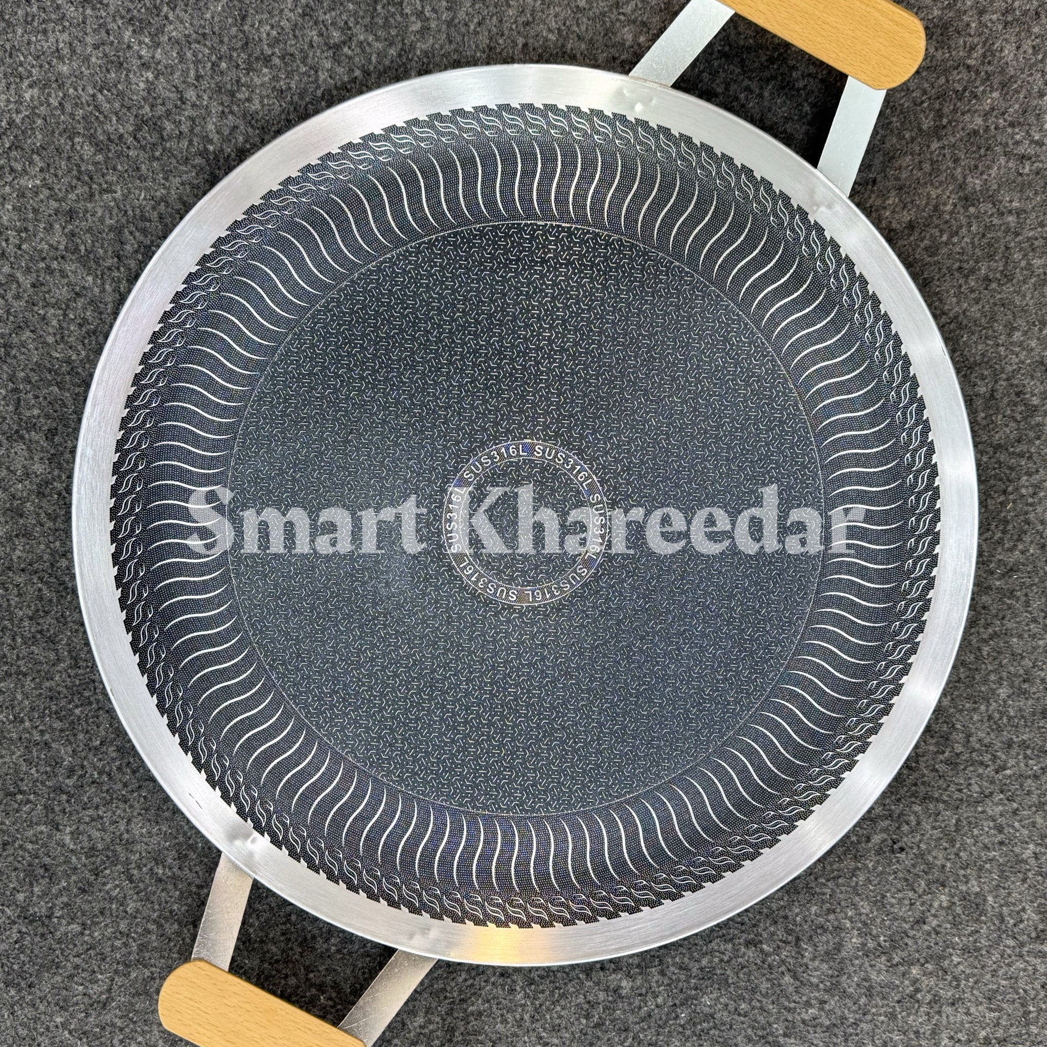 Honeycomb LaserCut 38cm Tawa with Wooden Handles