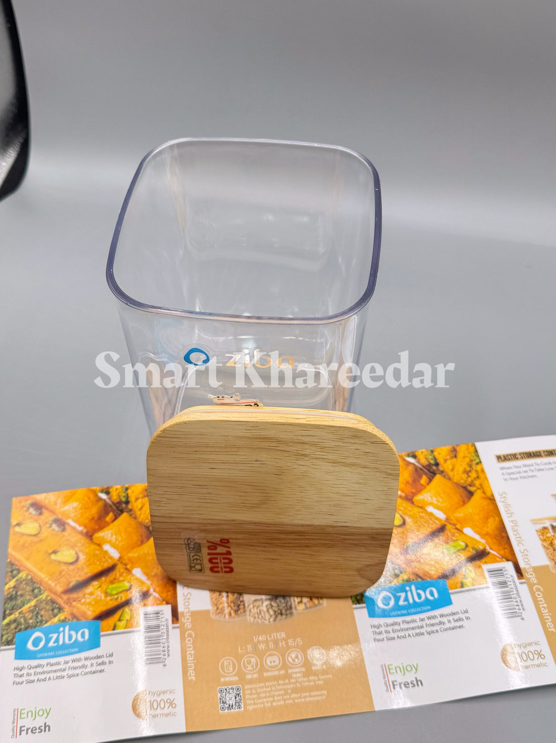 Ziba Acrylic Airtight 1.4L Jar with Wooden Bamboo Lid