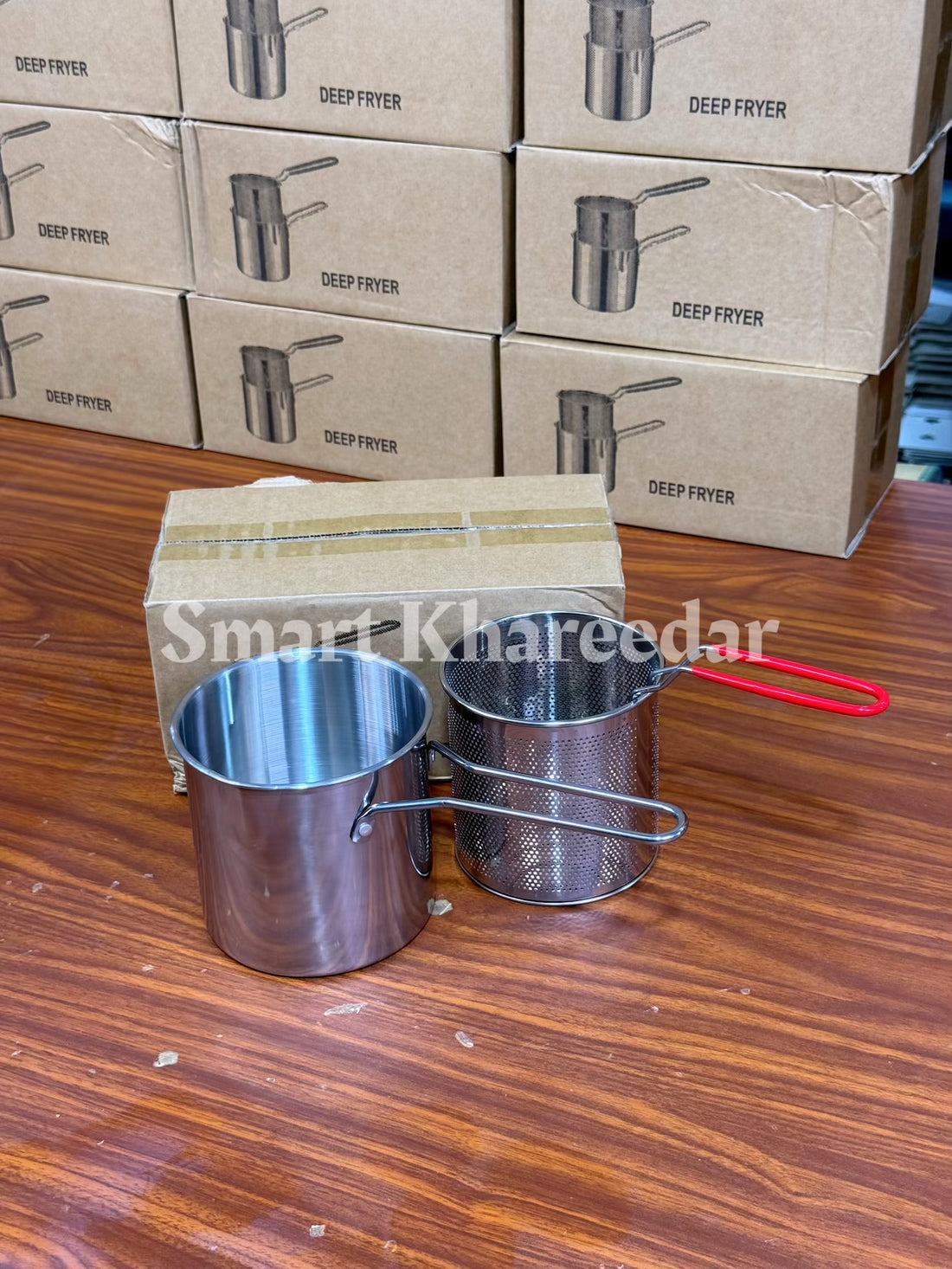 Stainless Steel Deep Frying Pot with Oil Strainer Basket, Kitchen Fryer Pot with Handle and Pouring Spout for French Fries, Chips, Snacks, Oil Draining and Cooking Use